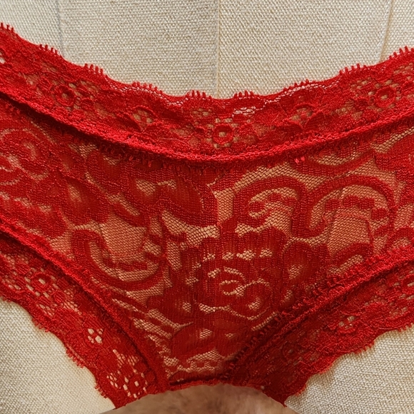 NWOT Red Lace Panty with ribbon back detail - Picture 3 of 6
